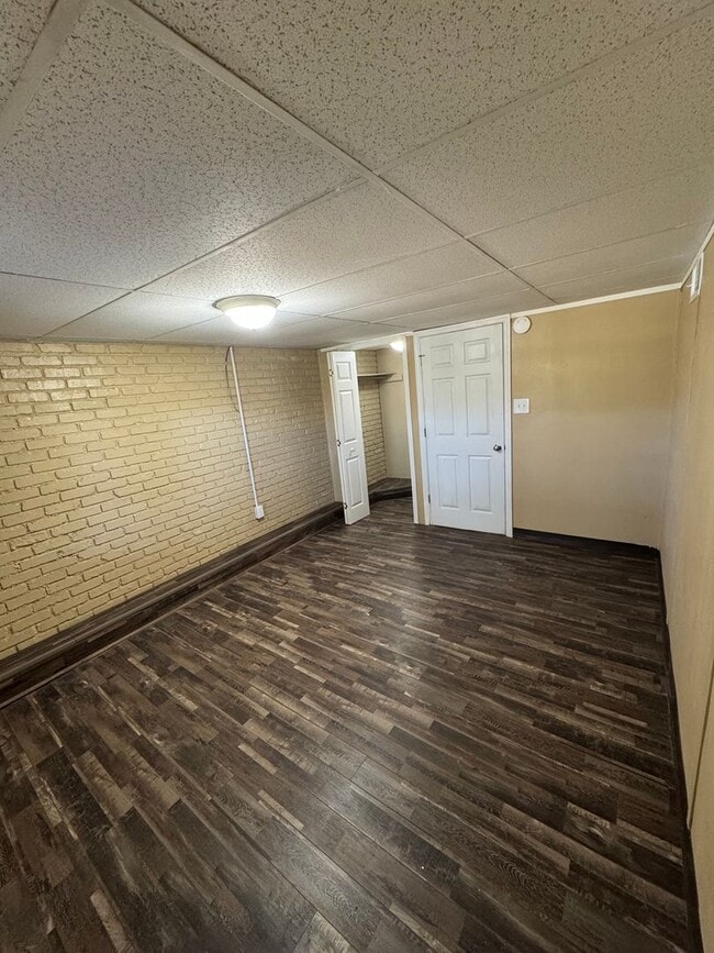 Building Photo - 3938 Cloverdale Rd