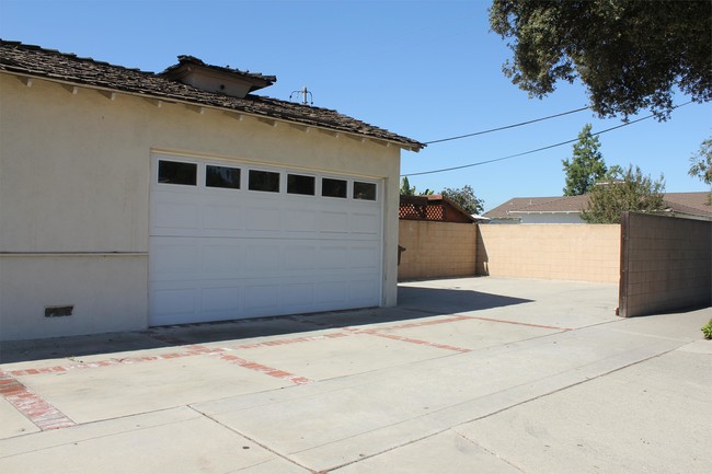 Foto del edificio - 1125 Lindendale Ave
