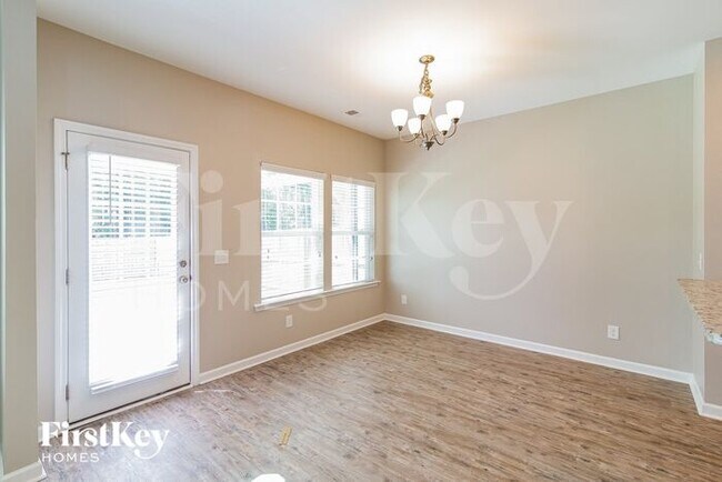 Foto del edificio - 772 Redbud Ln