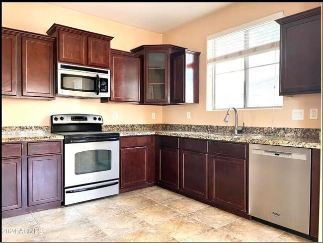 Foto del edificio - 2850 S Brett St