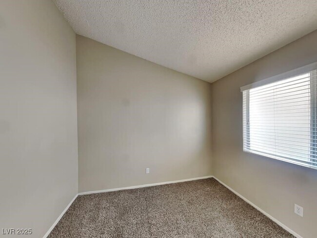 Foto del edificio - 1174 Matthew Ave