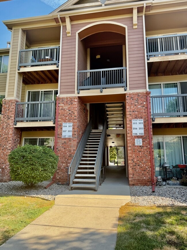 Building Photo - 2133 Krisron Rd