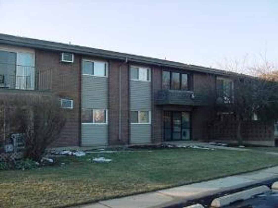 Primary Photo - 2nd floor 1 ba 1 ba apartment with a balco...