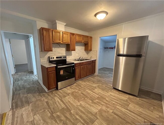 Building Photo - 503 E 6th Ave