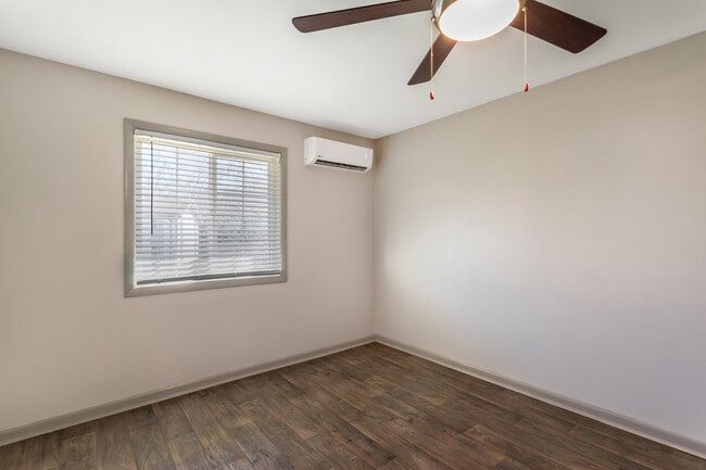 Building Photo - North Park Apartments