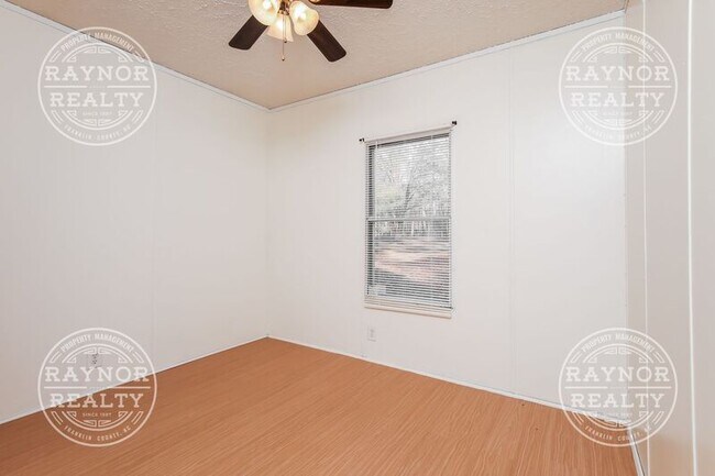 Foto del edificio - 756 Cooke Rd