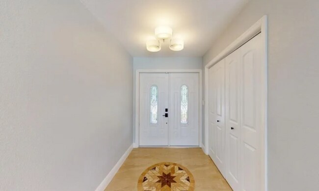 Building Photo - 2558 E Rosery Rd