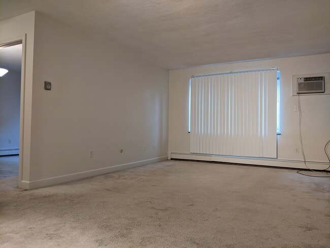 Livingroom - 100 Summer St