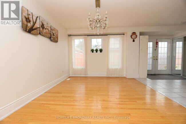 Photo du bâtiment - 775 Bur Oak Ave