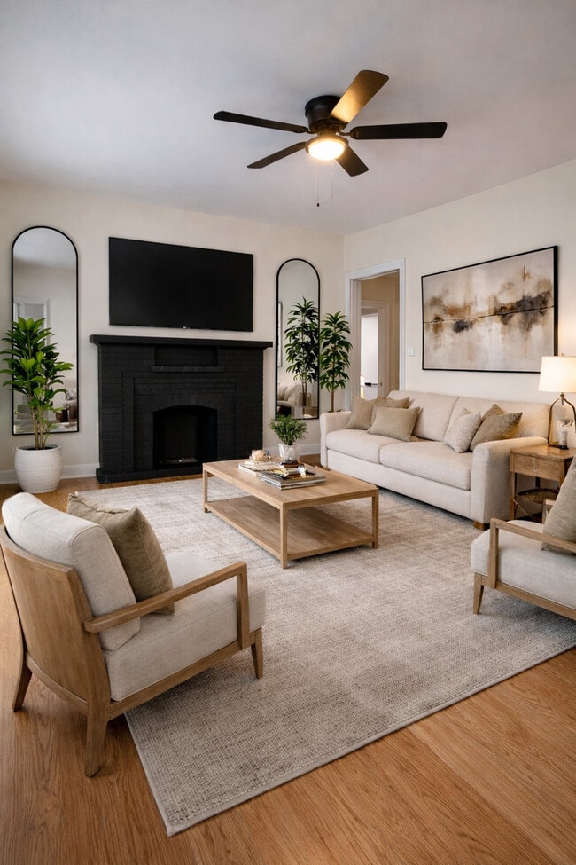 Building Photo - 610 E 74th St