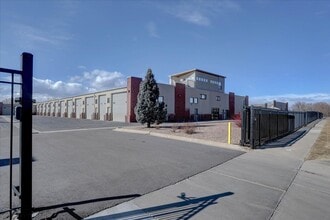 Building Photo - 1725 Majestic Dr