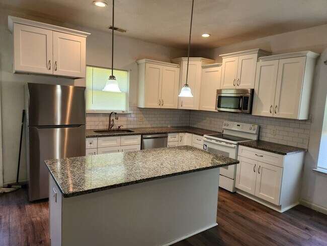 Foto del edificio - 10669 Sky Chase Ave NW