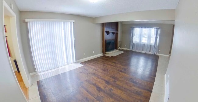 Building Photo - Indoor Balcony + Patio + Fenced-In Yard + ...