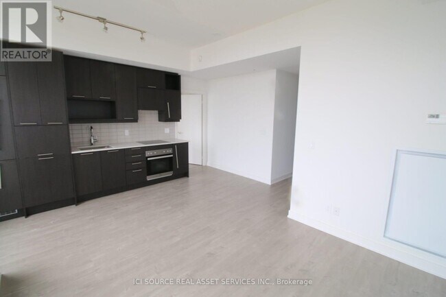 Building Photo - 30 Nelson St