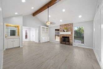Building Photo - 15218 La Paloma Dr