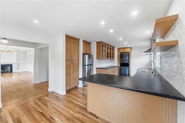 Foto del edificio - 259 High Service Ave