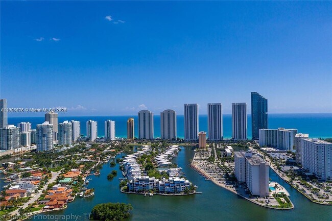 Foto del edificio - 440 Poinciana Island Dr