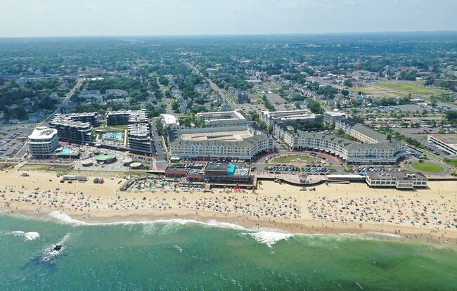 Foto del edificio - Pier Village Apartments