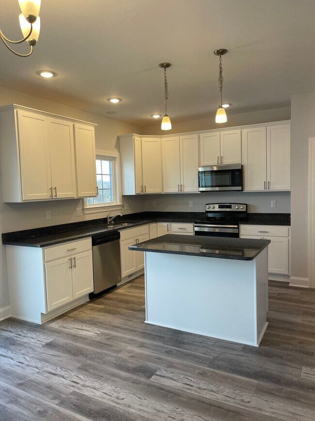 Building Photo - Townhouse for Rent in Crescent Ridge