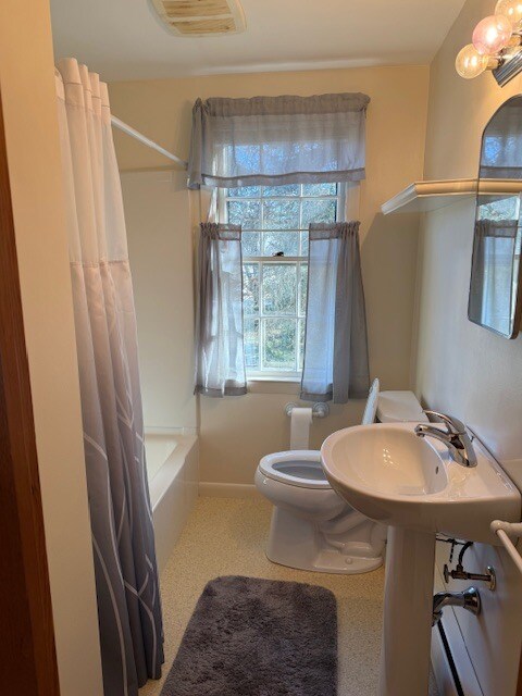 Bathroom - 132 Putnam Pike