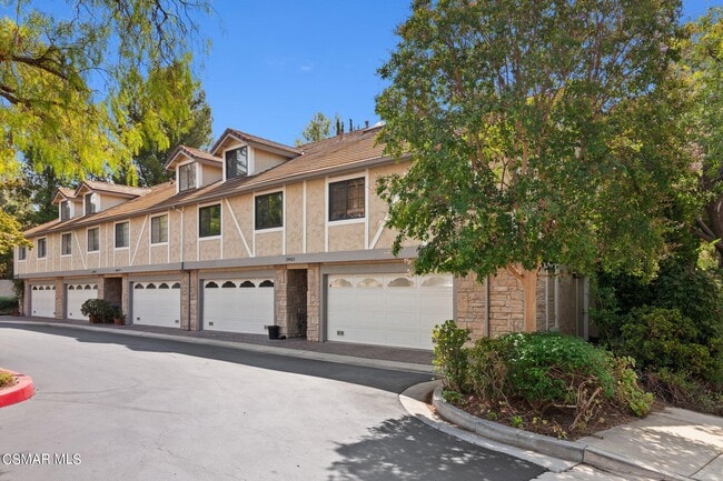 Building Photo - 29623 Strawberry Hill Dr