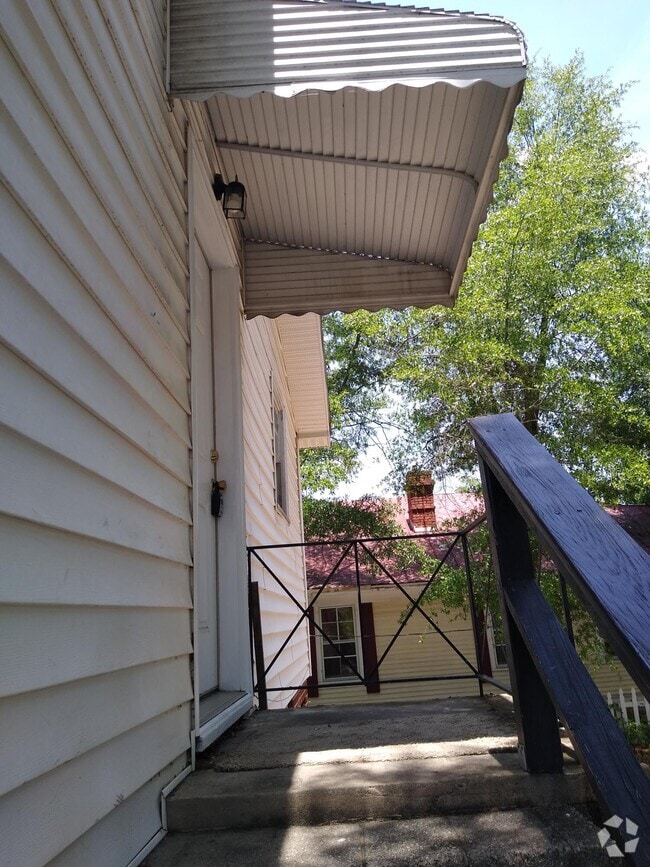 Building Photo - 1548 Schley St