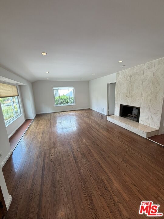Building Photo - 10470 Lorenzo Pl