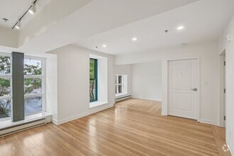 Building Photo - 110 W 9th St