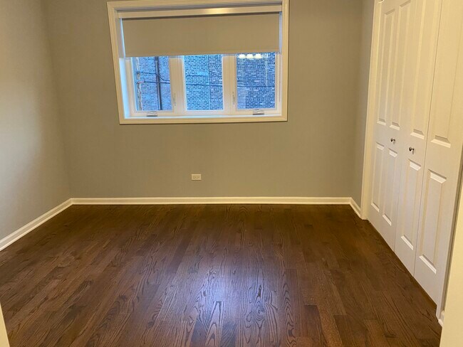 Foto del edificio - 2546 S Lowe Ave