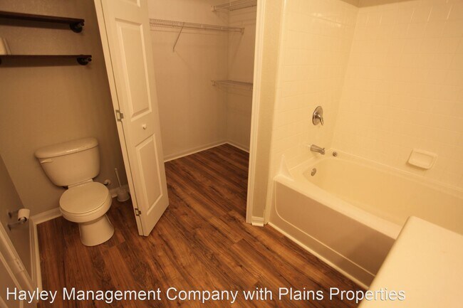 Building Photo - 2 br, 2 bath House - 447 W Longlef #1508