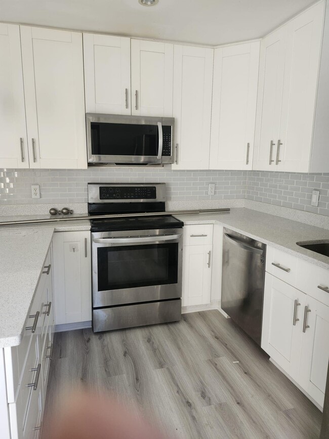 Foto del edificio - 7519 Courtyard E Run