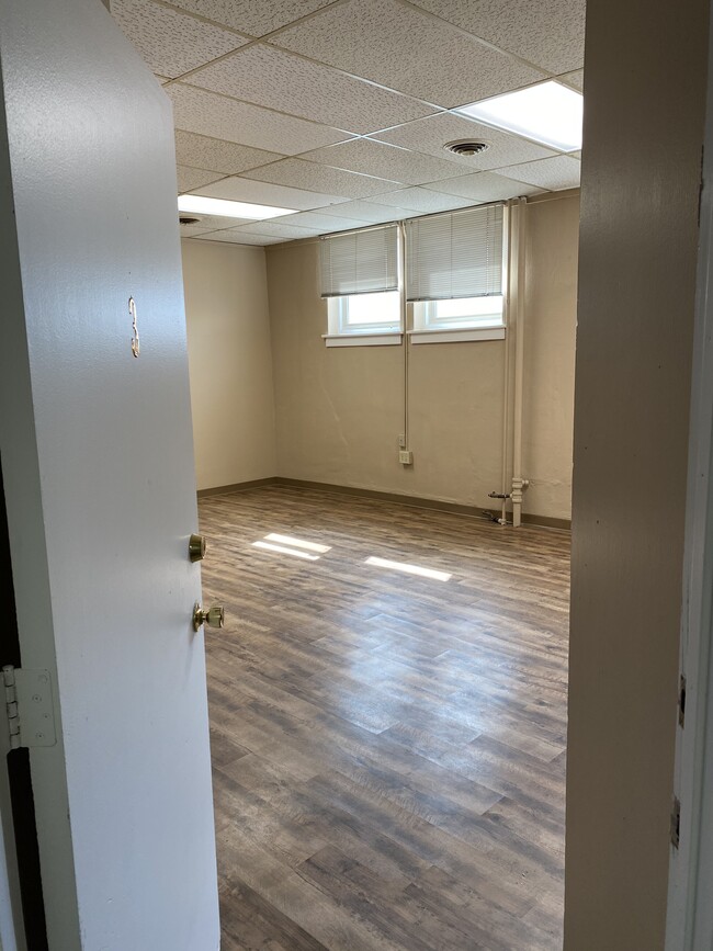 Building Photo - 705 1st Ave N