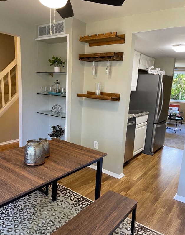 Eat-in kitchen - 6510 Overheart Ln