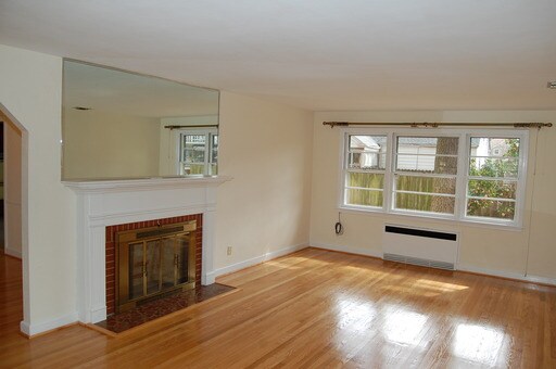 Building Photo - 145 W Belvedere Rd