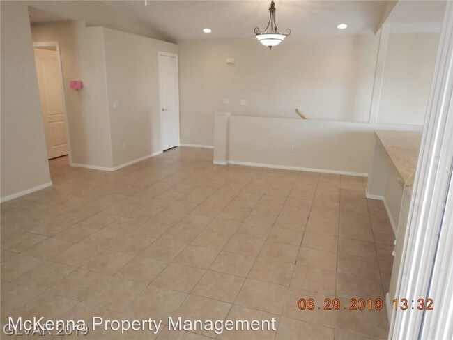 Foto del edificio - 2 br, 2 bath House - 7250 Diamond Canyon #204
