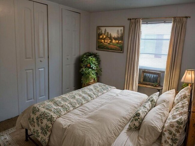 Foto del edificio - 721 Clear Creek Ave