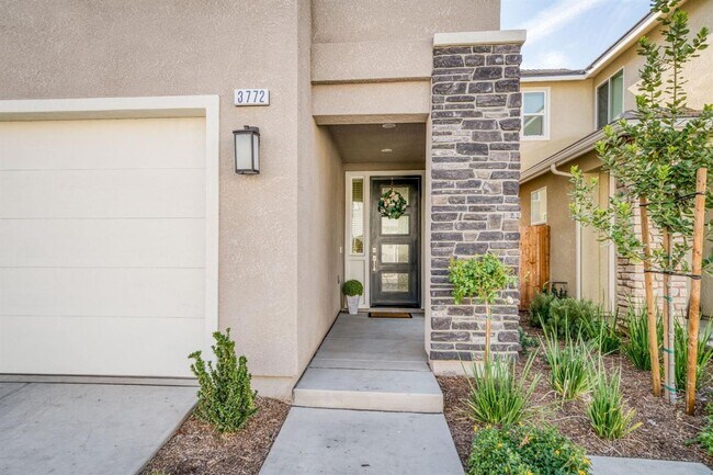 Building Photo - 3 br, 2.5 bath House - 3772 Longford Way