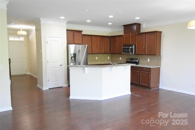 Foto del edificio - 9620 Camberley Ave NW