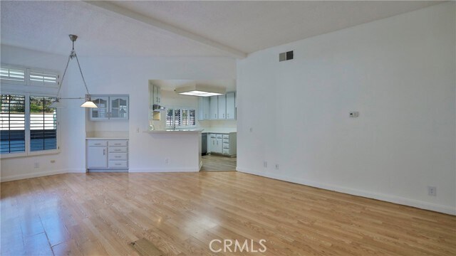 Foto del edificio - 26 Willowcrest Ln