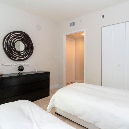 Foto del edificio - 200 Sunny Isles Blvd