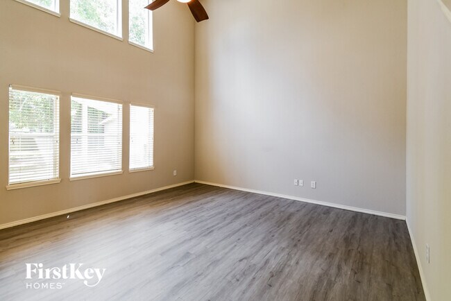 Foto del edificio - 17906 Eagle Pass Falls Ct