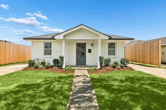 Building Photo - 433 Greenmount Dr