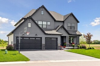 Building Photo - 2275 Lakeshore Point Dr N E