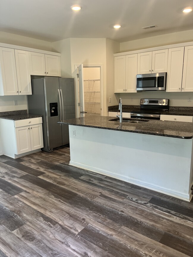Kitchen w/pantry - 125 Blackbeard Ln