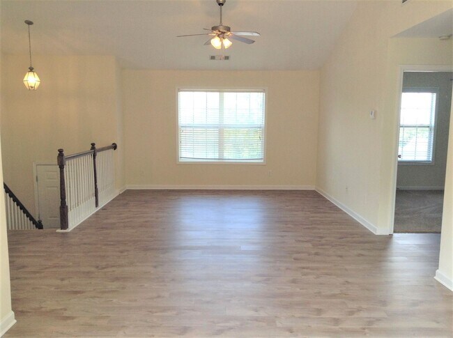 Building Photo - 6br House Near Campus FOR RENT