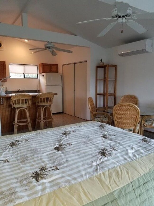 Building Photo - Furnished Kailua , Available Now