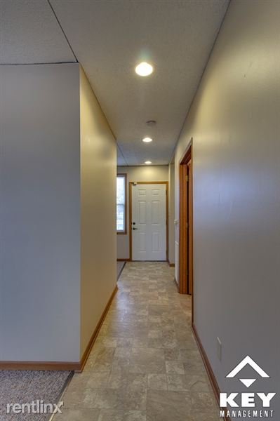 Building Photo - 1056 N Cleveland Ave