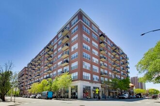 Building Photo - 6 S Laflin St