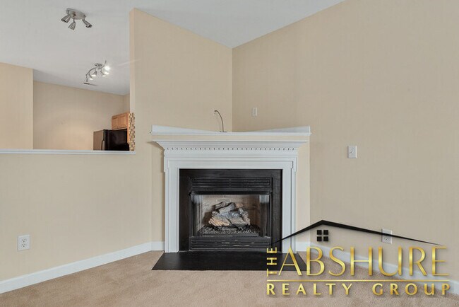 Building Photo - 6030 San Marcos Way