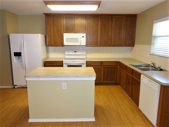 Building Photo - 13539 Ponderosa Ranch Rd